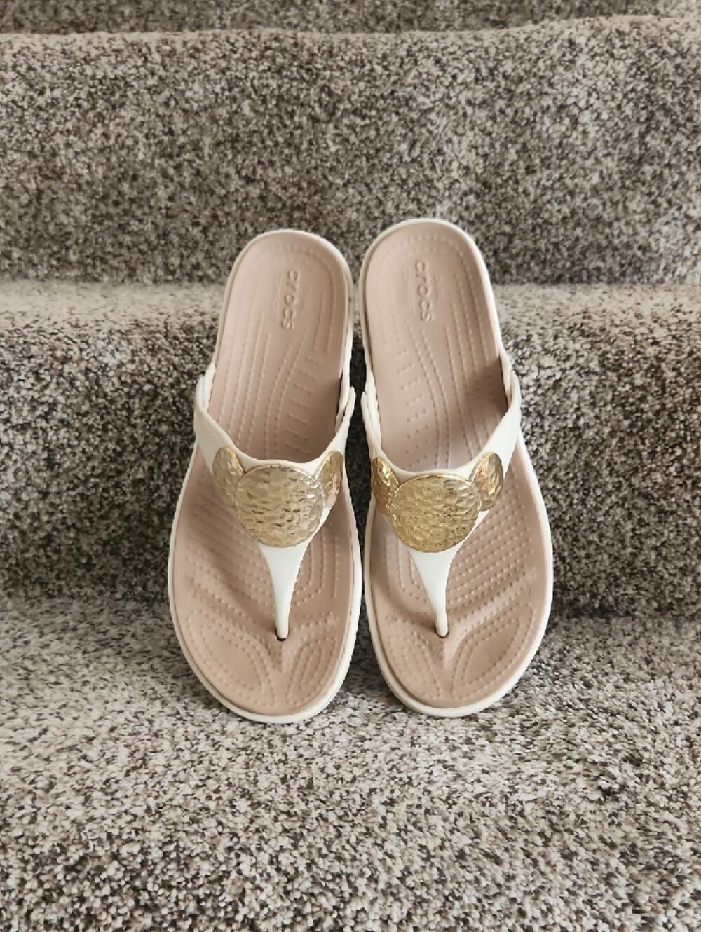 CROCS Women’s Beige and Gold Thong Sandals - Picture 4 of 9